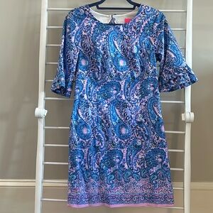 Lily Pulitzer dress. Mid length sleeves. Keyhole back.